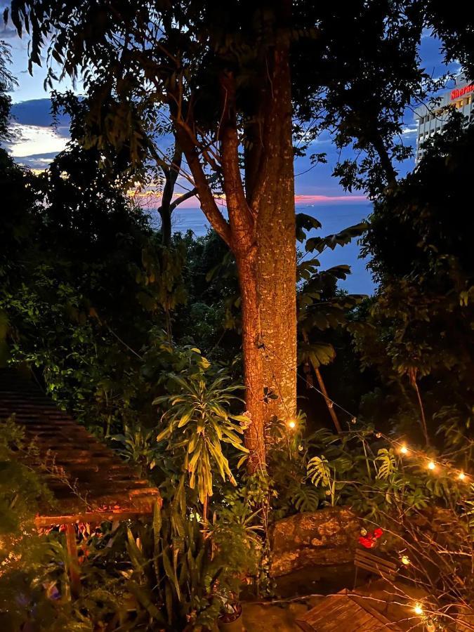 Amazing Forest House In The City! Private Guest - Double Сasa de vacaciones *