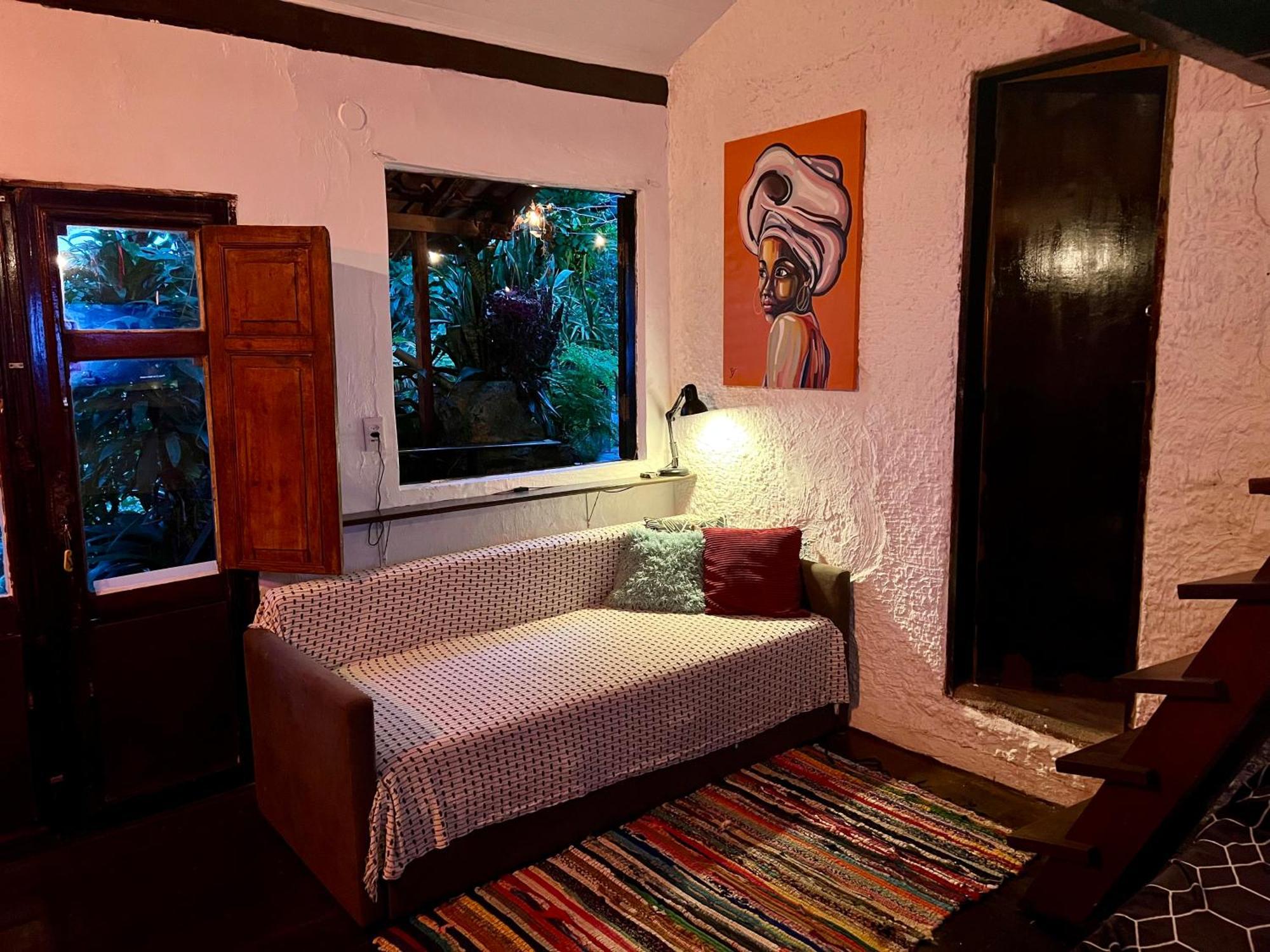 Amazing Forest House In The City! Private Guest - Double Сasa de vacaciones